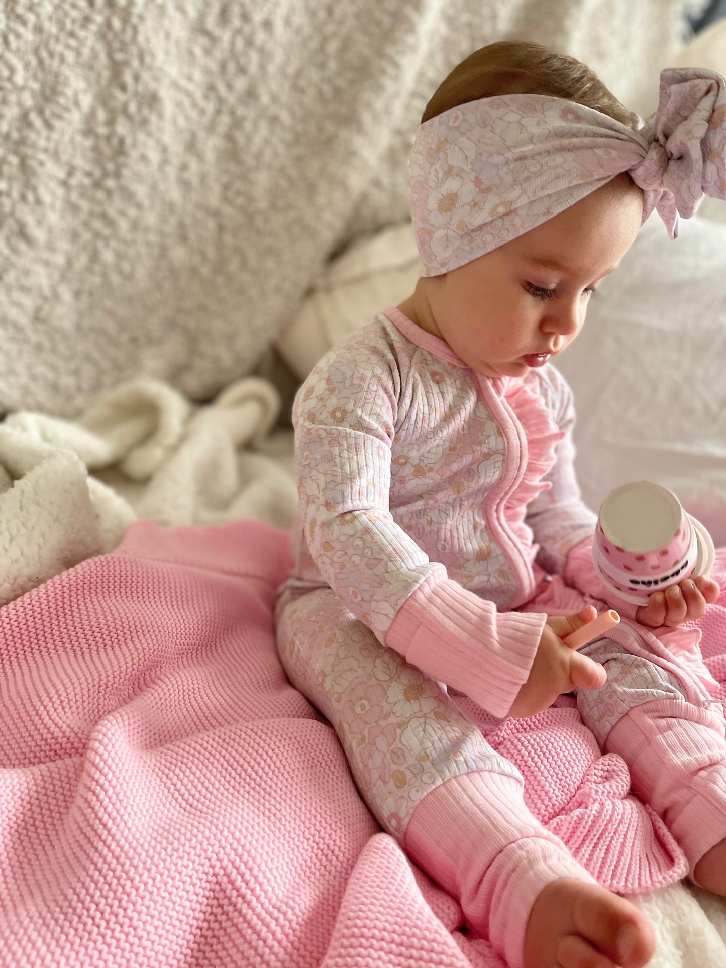 Ruffle Blanket - White